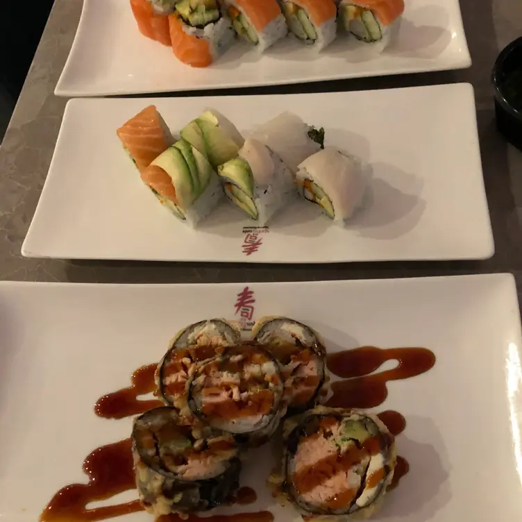 Restaurante Spring Sushi Toronto ON OpenTable   28036717.webp