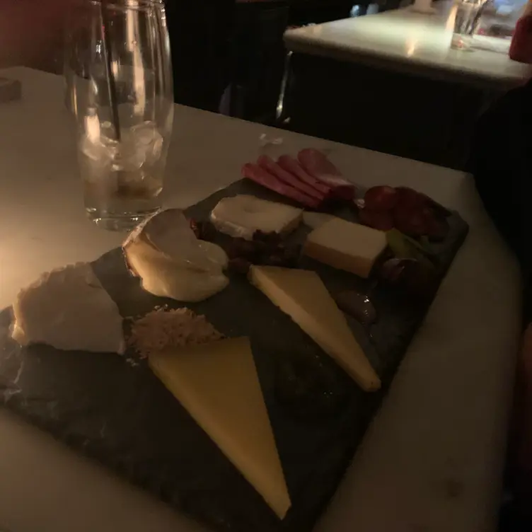 Murray's Cheese Bar Updated 2024, Contemporary American Restaurant in