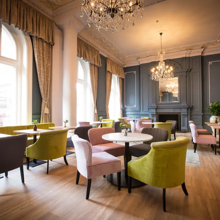 Lounge Image - Tea Lounge at The Clermont Victoria  London