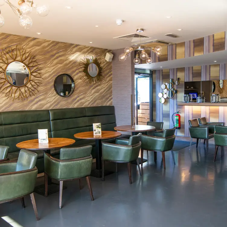 Bar Seating - Northbank Restaurant & Bar, London, 