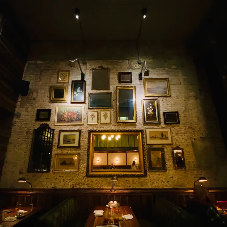 Harp & Crown, Philadelphia, PA