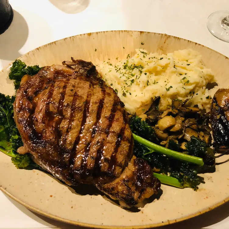 Primetime Restaurant & Bar, Weston, FL