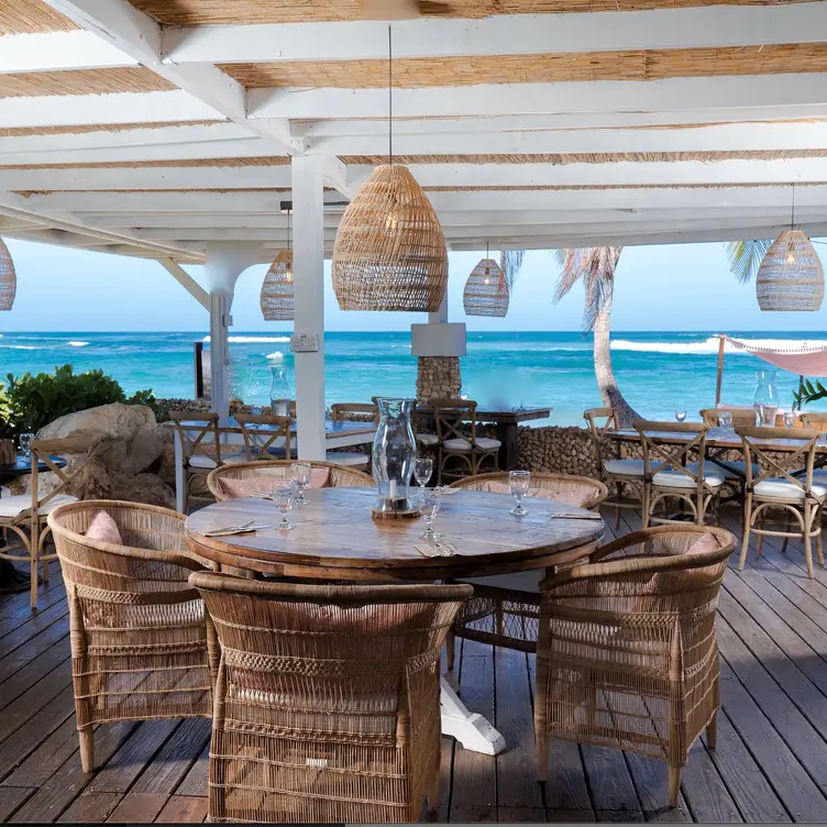 The Eclipse Restaurant - Villa Montaña Beach Resort, Isabela, PR