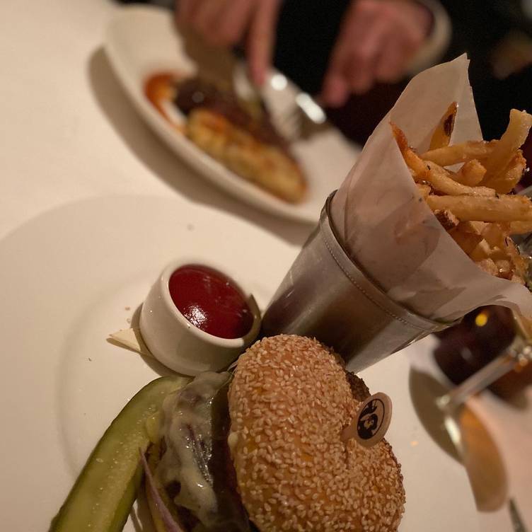 MONKEY BAR, New York City - Midtown - Restaurant Reviews, Photos