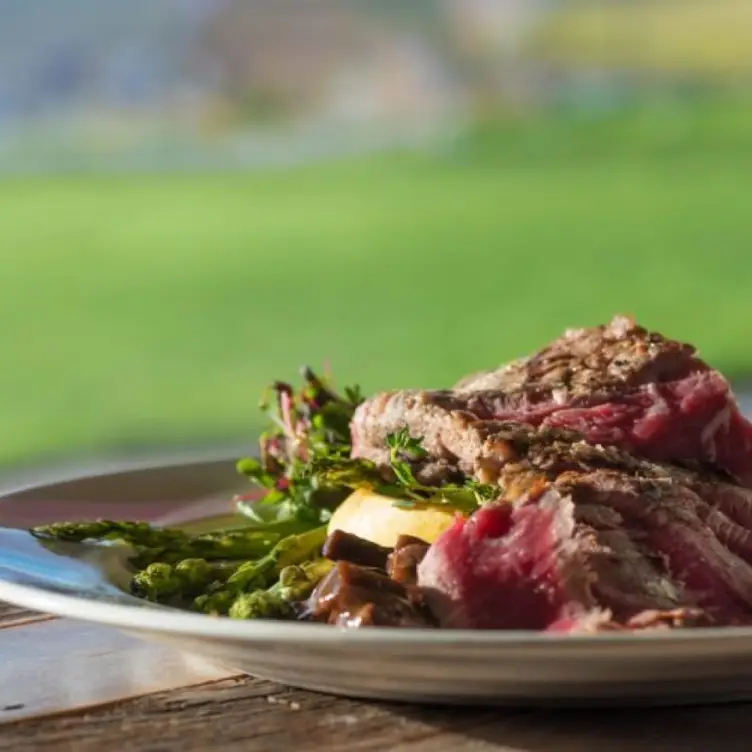 The Danny Boy Bar & Grill at Gamble Sands，WABrewster