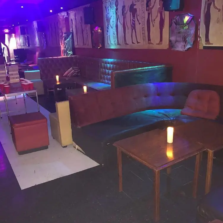 Cozy Lounge, Bryn Mawr, PA