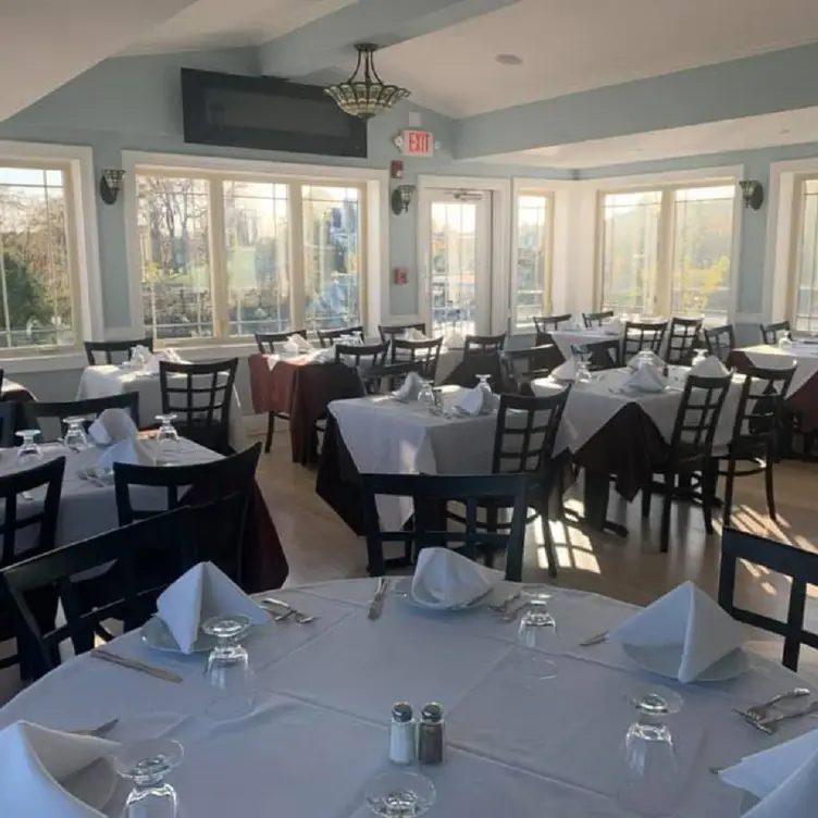 Marina View Restaurant (formerly known as Marina di Calabria), New Rochelle, NY