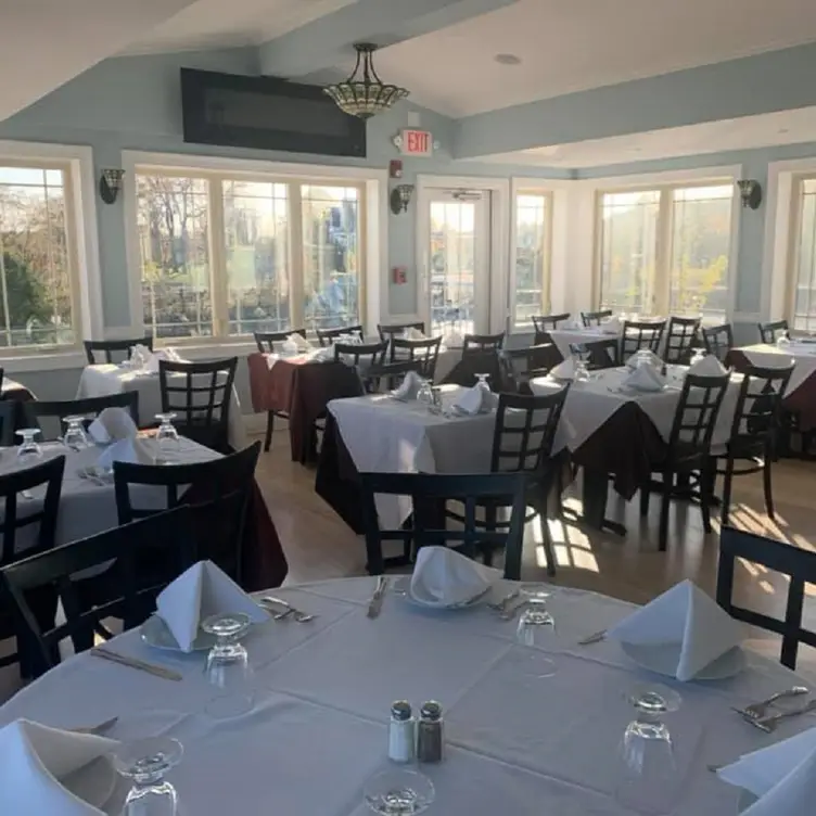 Marina View Restaurant & Tiki Bar NY New Rochelle