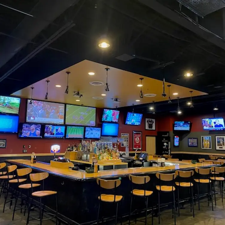 Buffalo Wild Wings - O'Fallon Missouri，MOO'Fallon