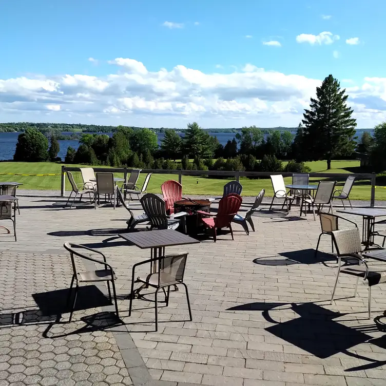 Stables Sports Bar and Patio at Eganridge Resort, Fenelon Falls, ON