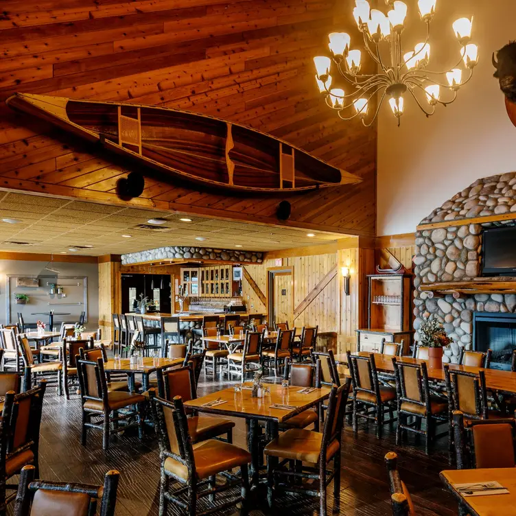 Hearthstone Lounge, Jasper, AB