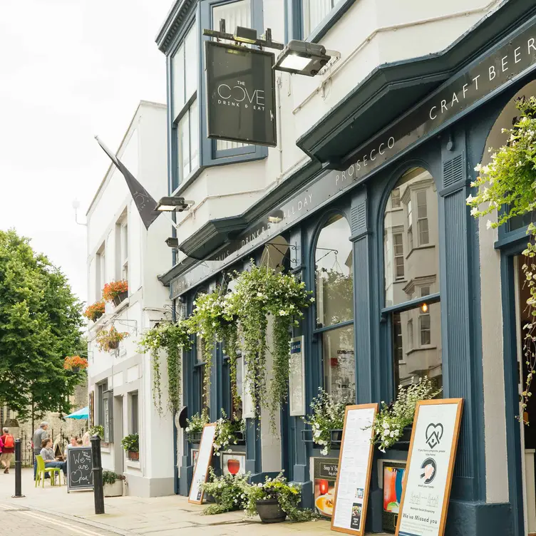 The Cove Bar and Lounge, Tenby, Pembrokshire