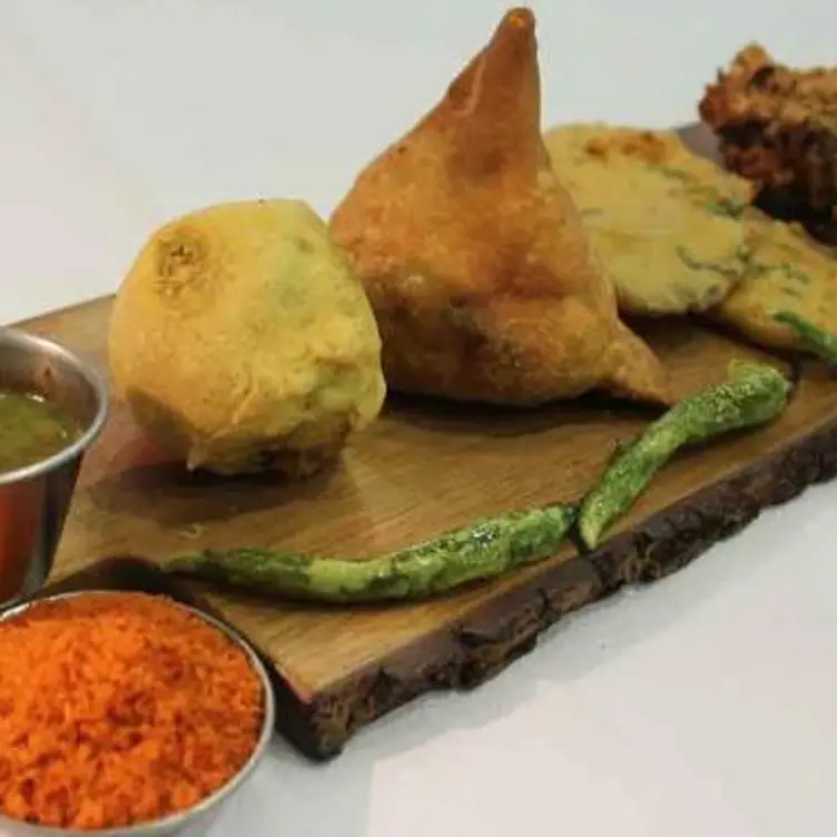 Shree Krishna Vada Pav - Pinner, London, ENG