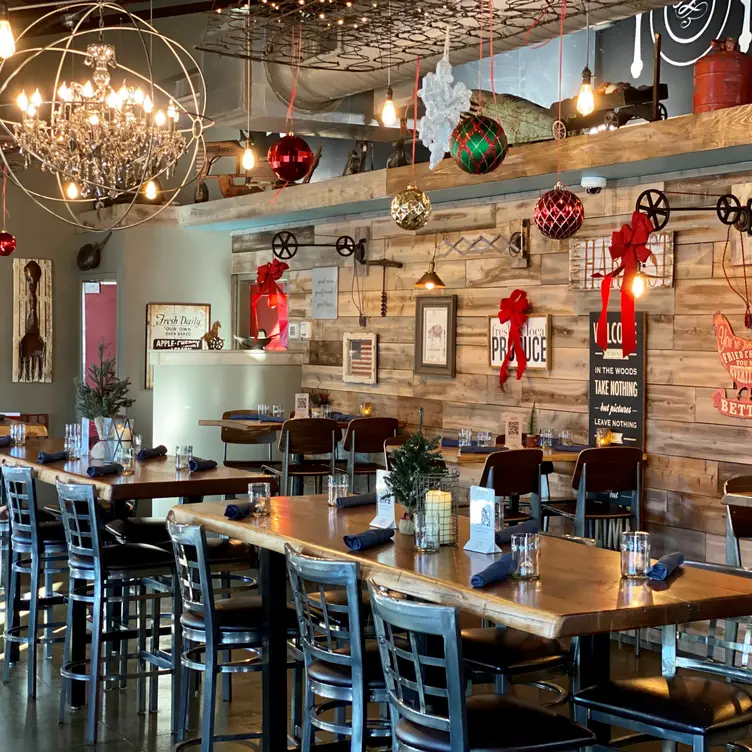 Cozy's Cafe and Pub，OHLiberty Township