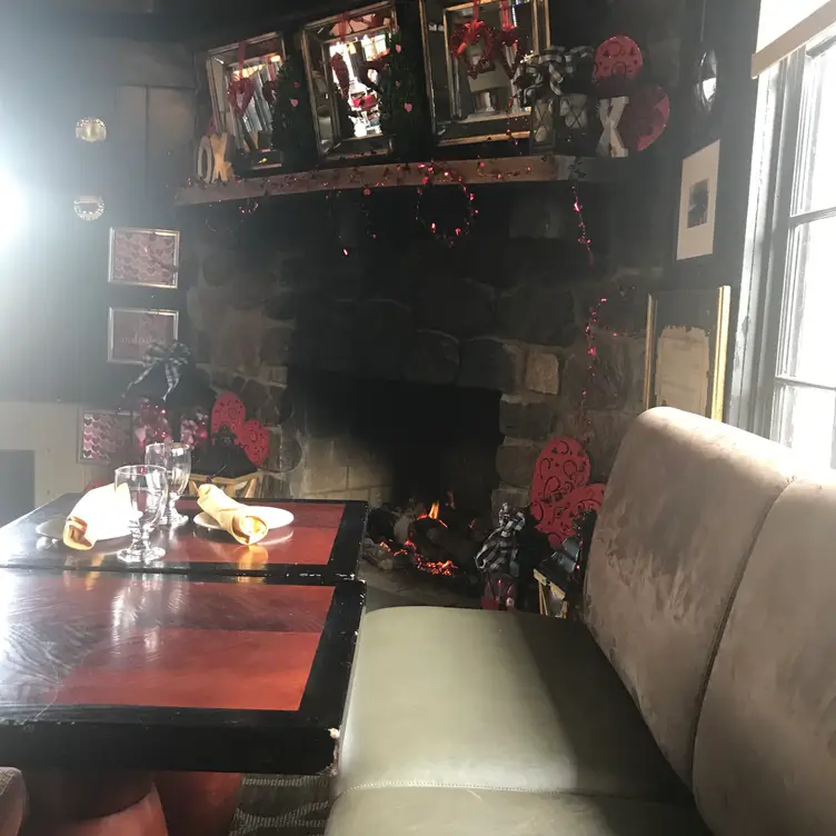 Yardley Inn Restaurant and Bar Top Rated Restaurant in Yardley, PA