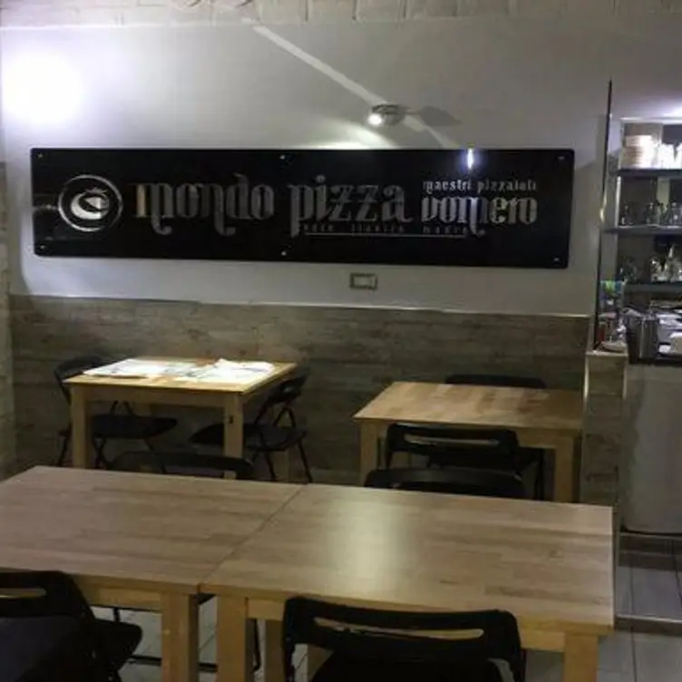Mondo Pizza Vomero, Naples, CM