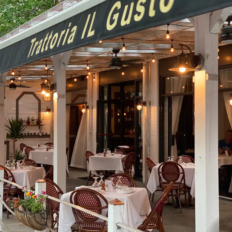 Trattoria iL Gusto Wine Bar NY New York