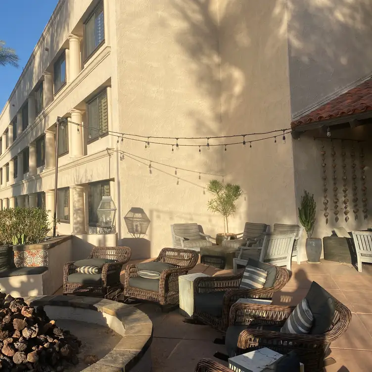 Kitchen West Restaurant The Scottsdale Resort at McCormick Ranch