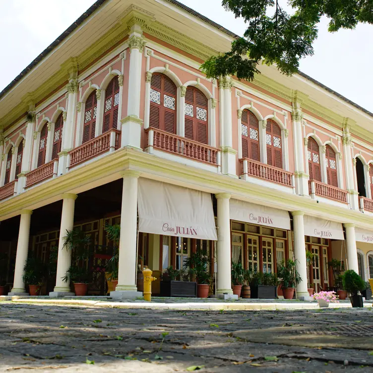 Casa Julian, Los Arcos Malta Guayaquil Guayas, Outside US