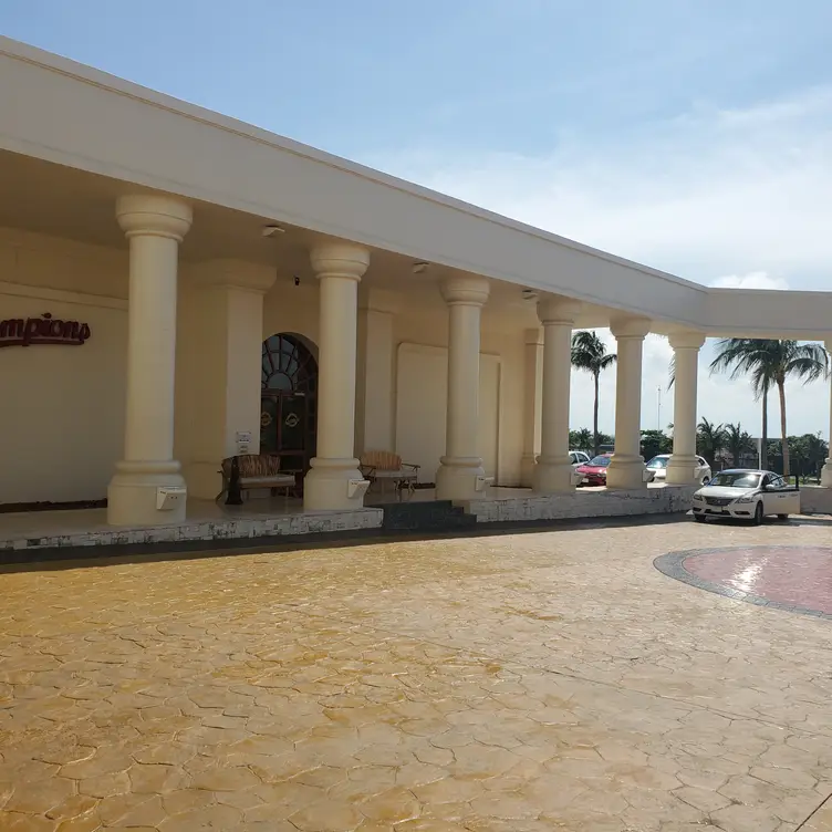 Champions Sports Bar Marriott Cancun Resort Updated 2024, American