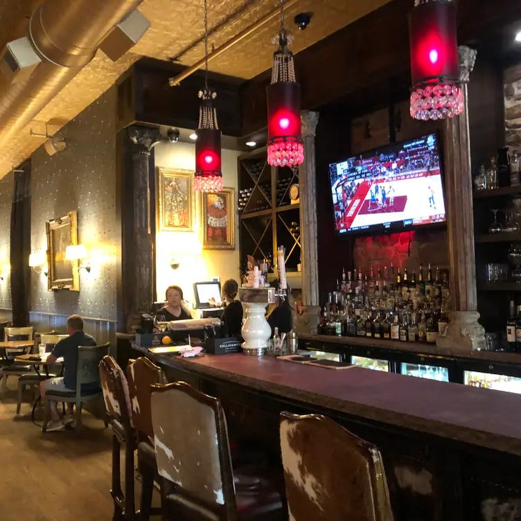 Crawford's Bar & Grill, Sioux Falls, SD