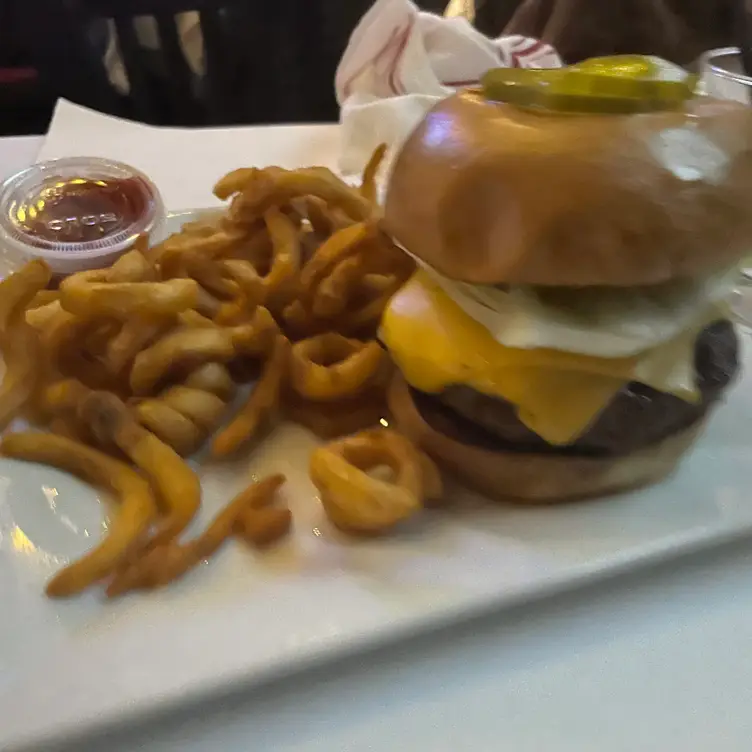 Roslyn Social Updated 2024, American Restaurant in Roslyn, NY