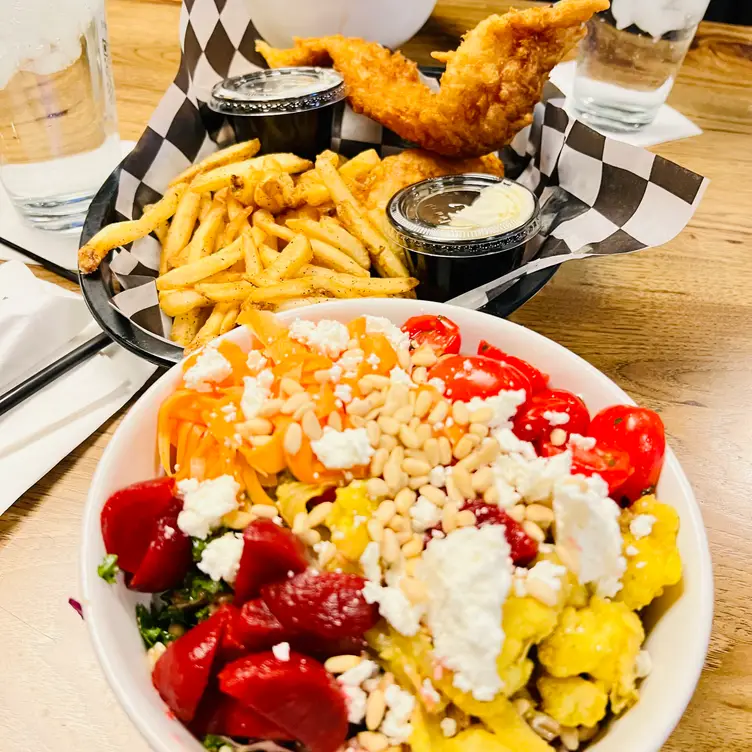 Rusty Bucket - Hilliard, Hilliard, OH Rusty Bucket - Hilliard, Hilliard, OH