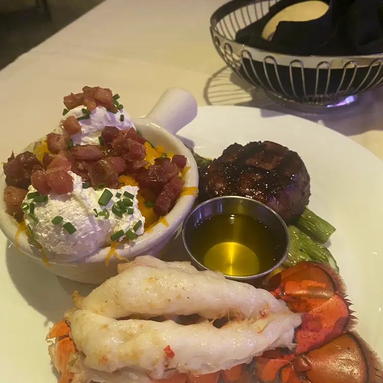 The Final Cut Steakhouse St. Louis Restaurant Maryland Heights, MO