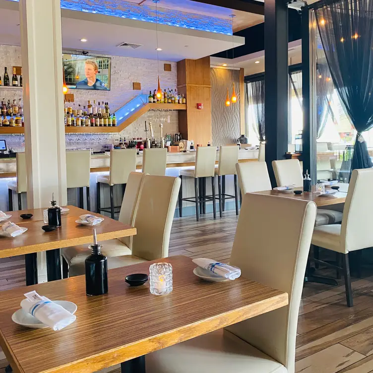 Blufish Sushi Robata Vernon Hills Restaurant Vernon Hills, IL