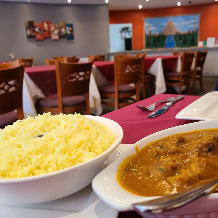 Flavours of India, Kingston, ON