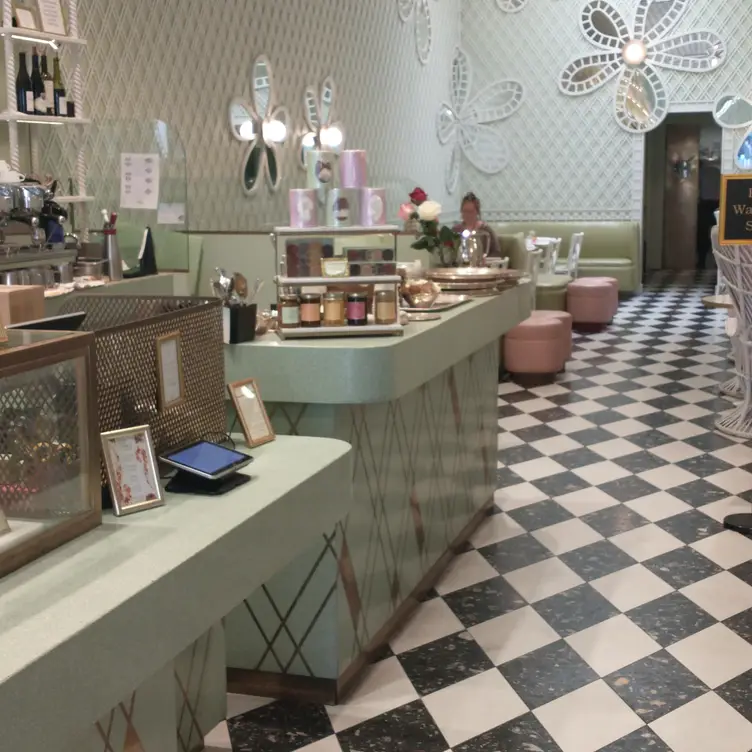 Ladurée Beverly Hills, Beverly Hills, CA Ladurée Beverly Hills, Beverly Hills, CA