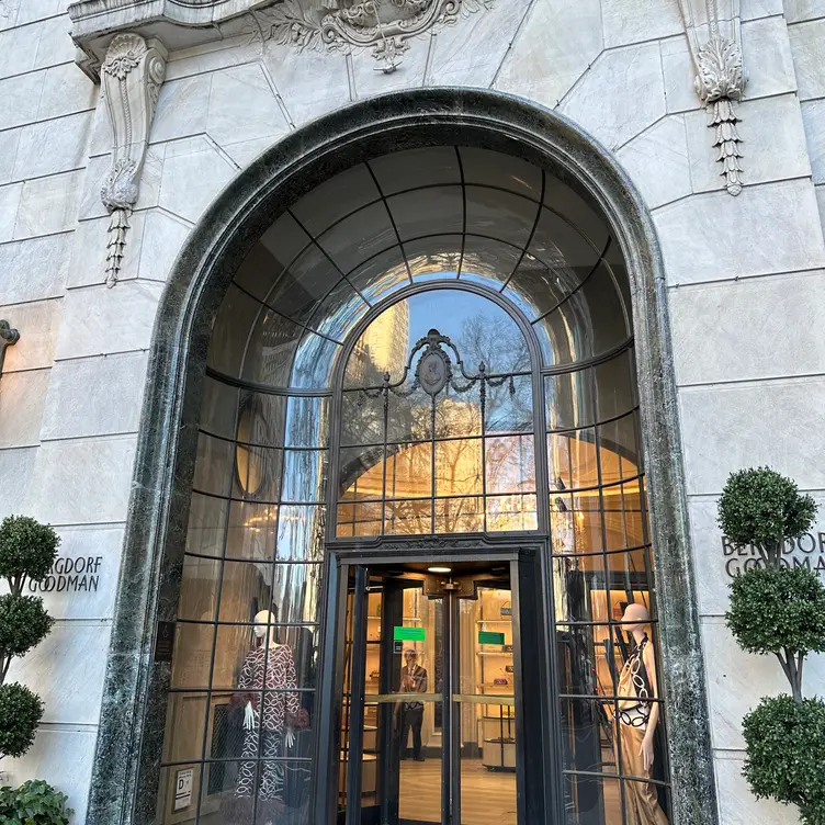 BG - Bergdorf Goodman, New York, NY BG - Bergdorf Goodman, New York, NY
