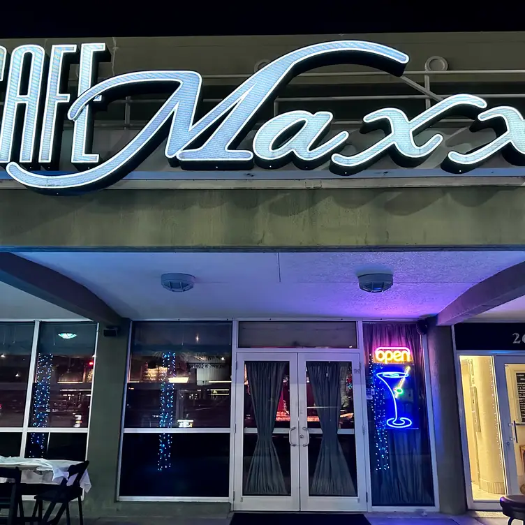Cafe Maxx, Pompano Beach, FL