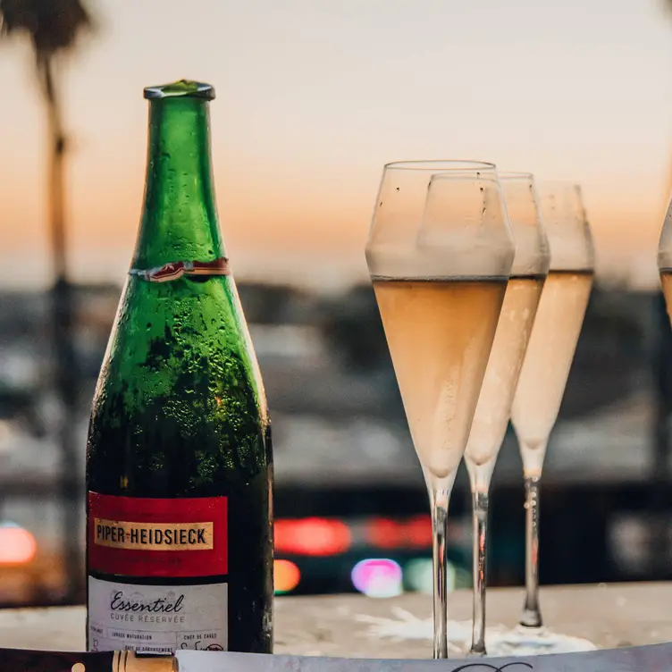 Topside Roof Deck, Newport Beach, CA