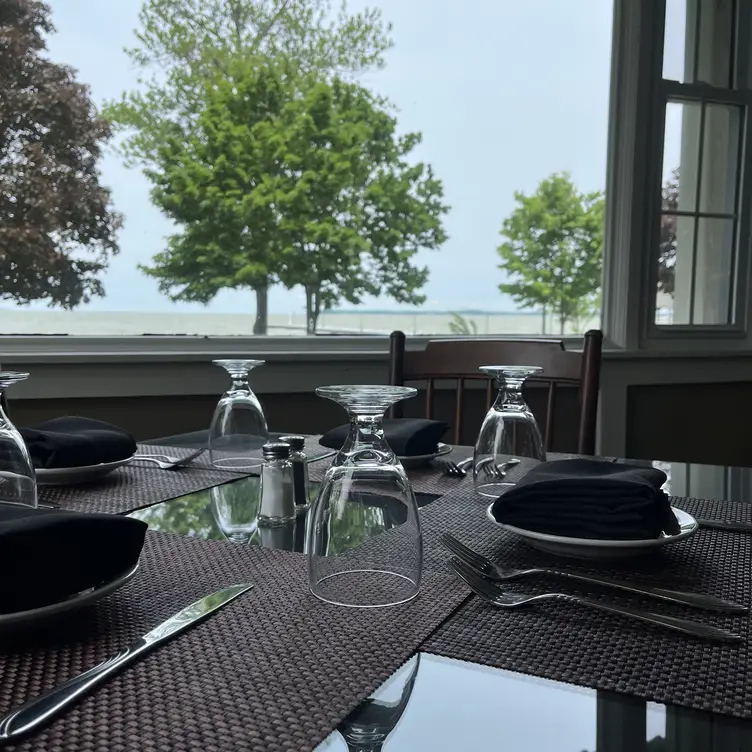 Lakeside Table and Tea Room, Lakeside Marblehead, OH