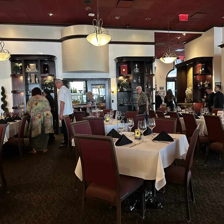 The Winery Restaurant & Wine Bar- Tustin CA Tustin