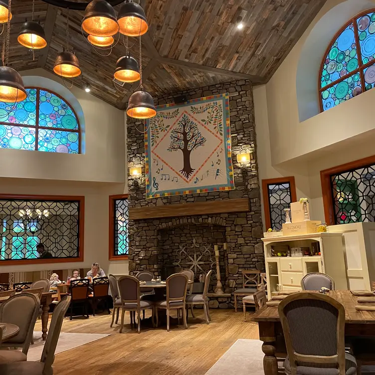 Song & Hearth at Dollywood's DreamMore Resort and Spa, Pigeon Forge, TN