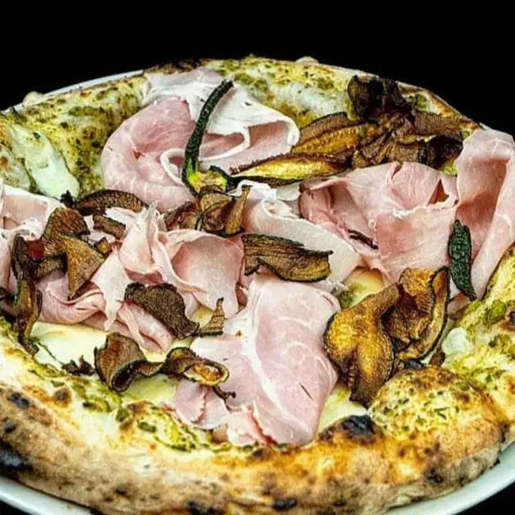 Pizzeria Fiore Bianco, Naples, CM