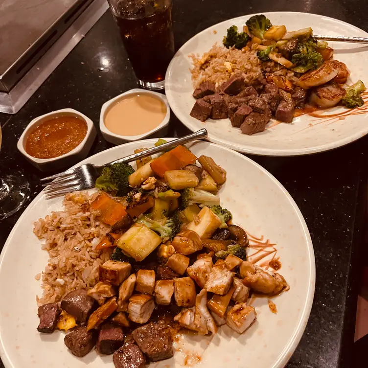 Kon Asian Bistro & Hibachi Grill East Greenwich, RI Restaurant East