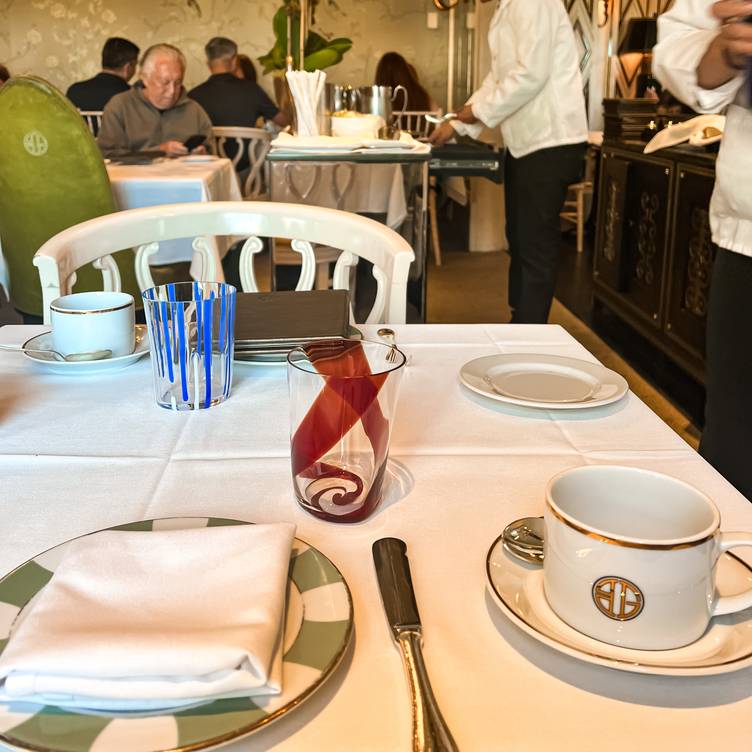 BG - Bergdorf Goodman, New York. Restaurant Info, Reviews, Photos - KAYAK
