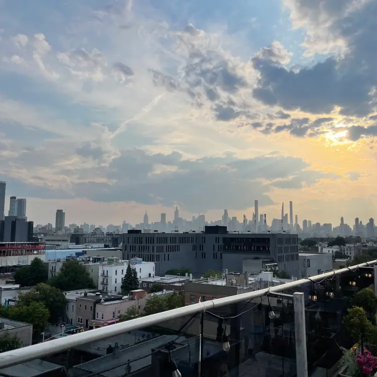 Luna Asian Bistro & Rooftop Lounge NY Astoria