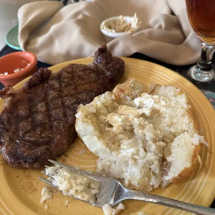The Artichoke Restaurant & Bar, Langley, OK