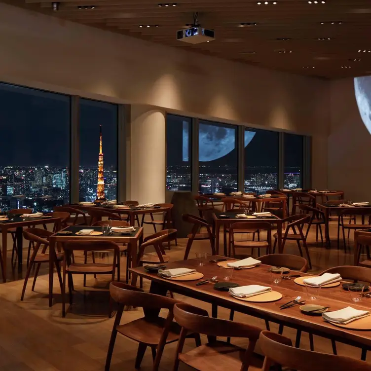 THE MOON 13 Tokyo