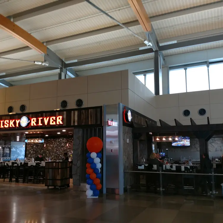 Whisky River, Raleigh-Durham International Airport - Terminal 2, Gate D14, Durham, NC