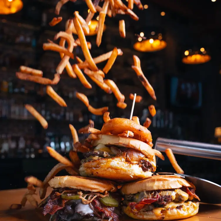 La Belle & La Boeuf - Burger Bar (Quartier DIX30)，QCBrossard