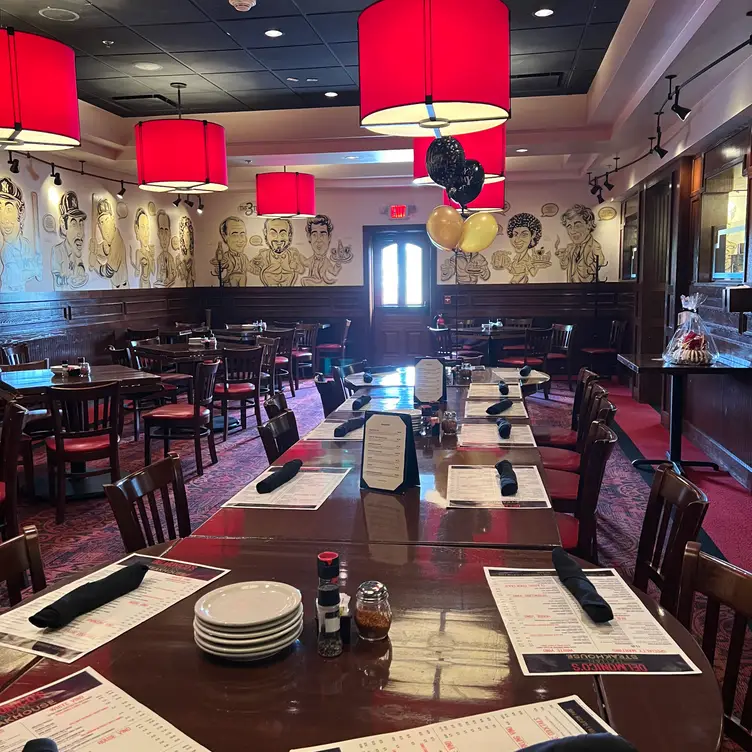 Delmonicos Italian Steakhouse - Rochester，NYRochester