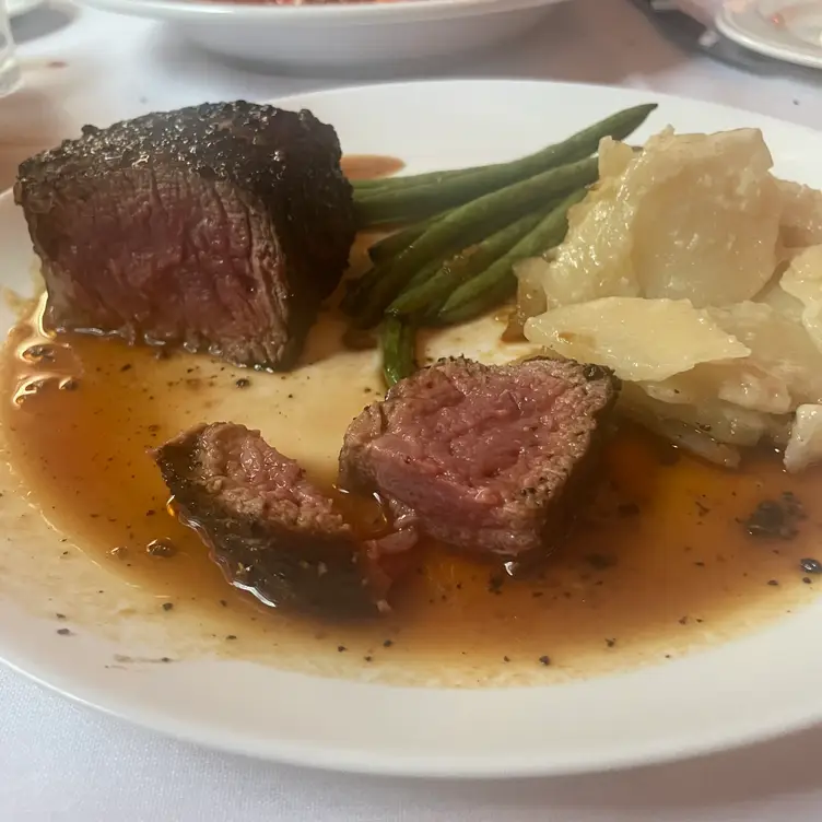 Restaurante Johnny's Bar - Cleveland, OH | OpenTable