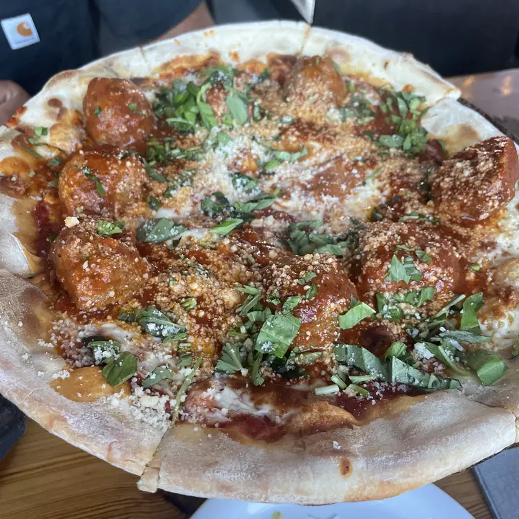 Pitch Pizzeria - West Omaha, Omaha, NE