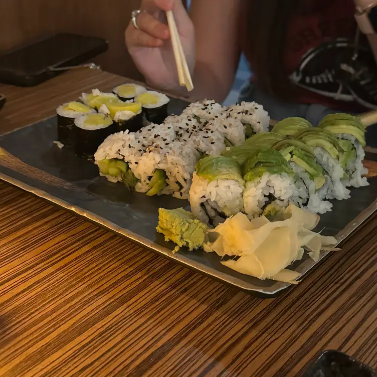 Blufish Sushi Robata Vernon Hills Restaurant Vernon Hills, IL