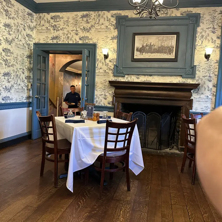 Mount Vernon Inn Restaurant, Alexandria, VA Mount Vernon Inn Restaurant, Alexandria, VA